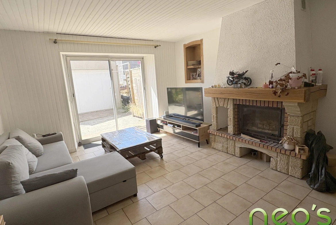 Maison de bourg à vendre à Saint-Macaire-en-Mauges de 93 m² avec cour et garage 