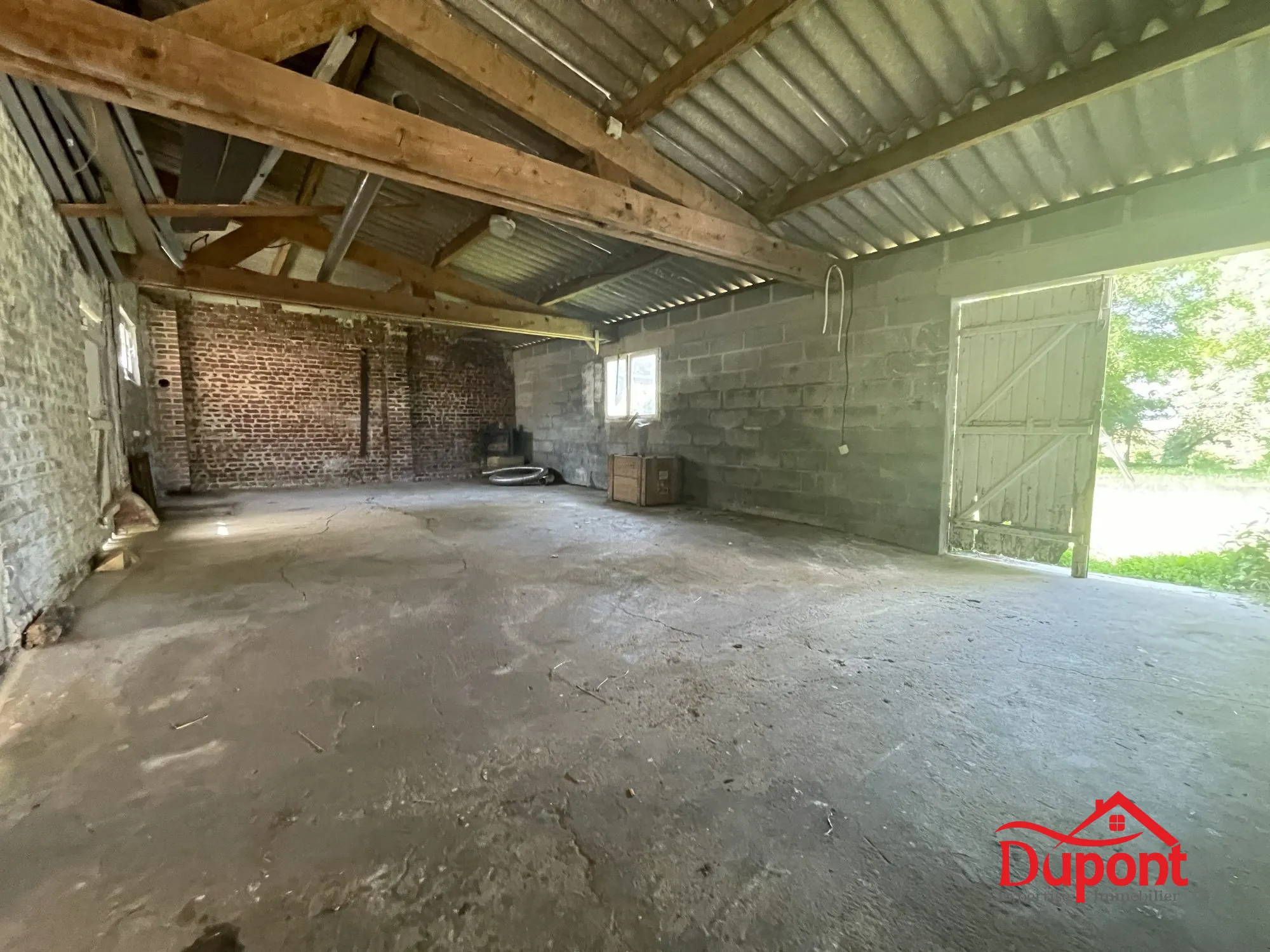 Maison de 212 m² avec 5 chambres, jardin et garage à Sains Richaumont 
