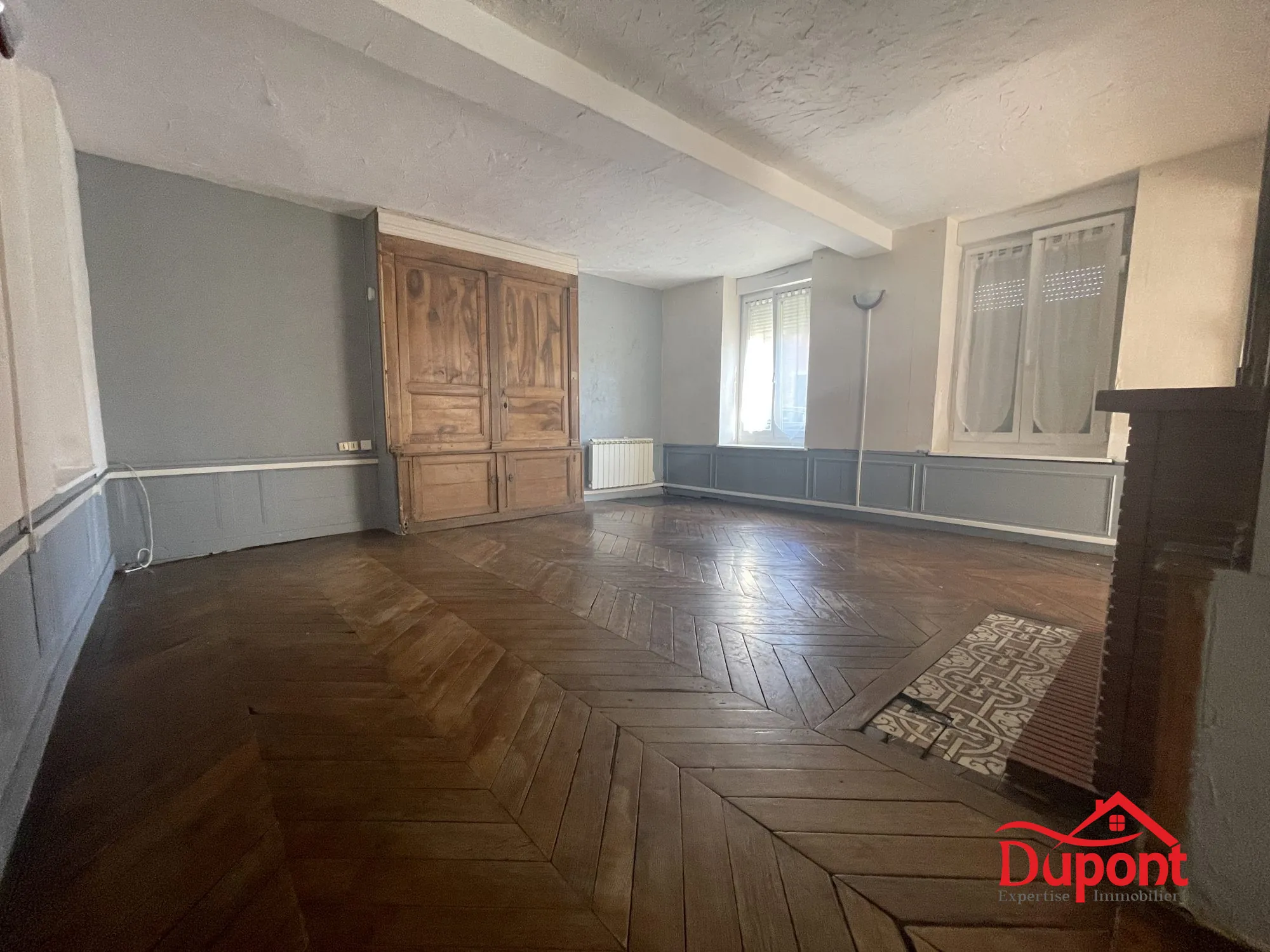 Maison de 212 m² avec 5 chambres, jardin et garage à Sains Richaumont 