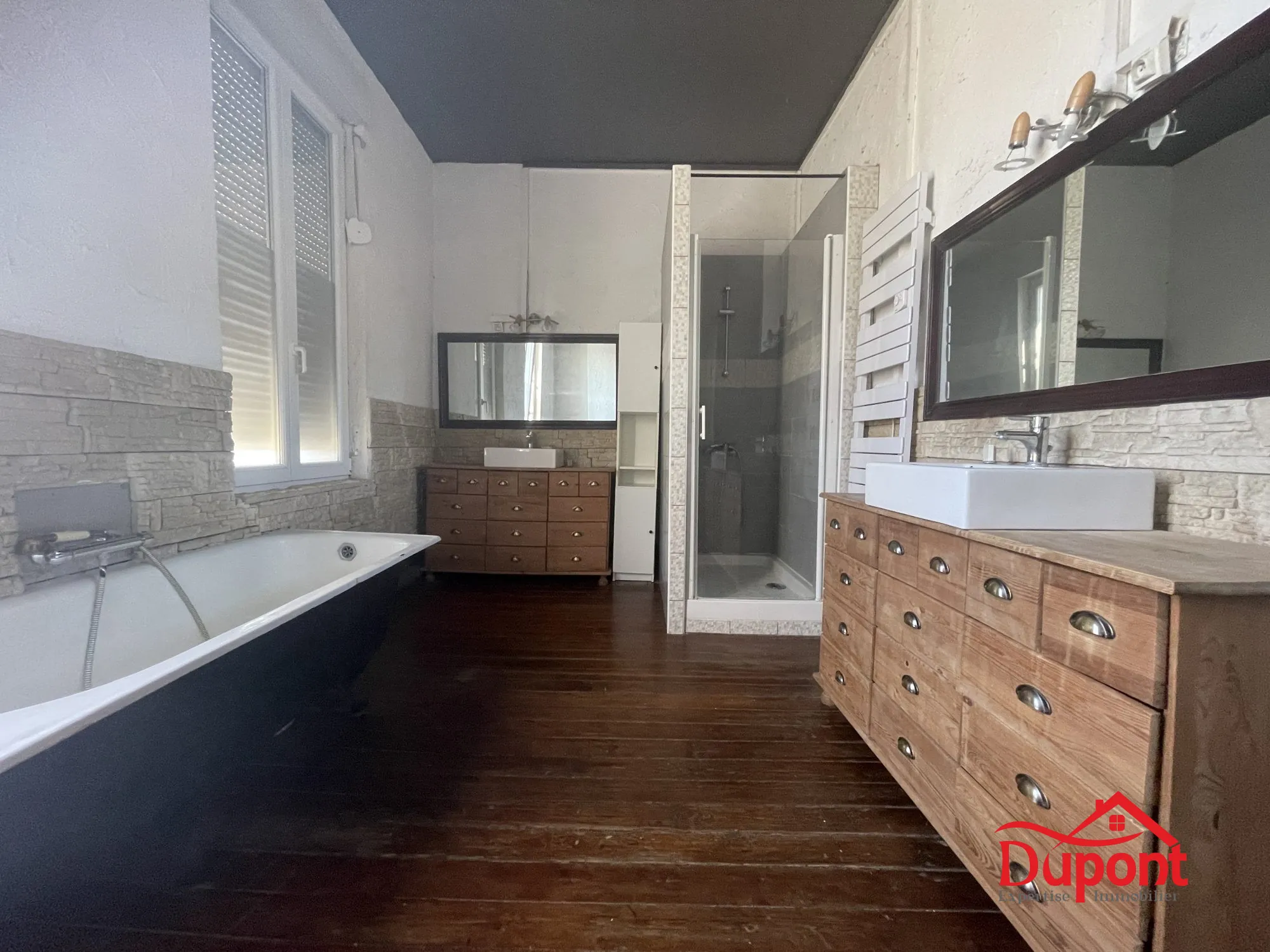 Maison de 212 m² avec 5 chambres, jardin et garage à Sains Richaumont 
