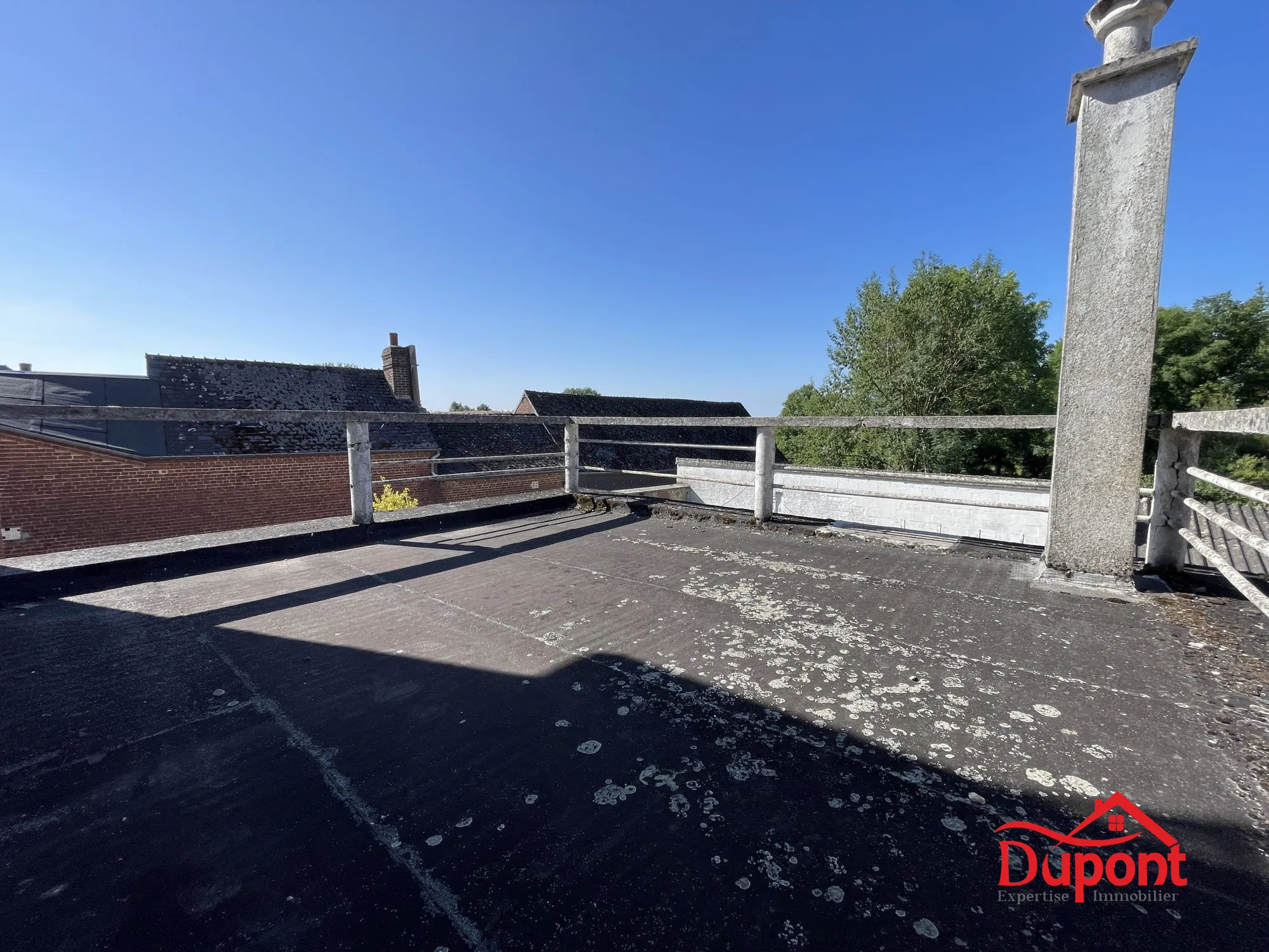 Maison de 212 m² avec 5 chambres, jardin et garage à Sains Richaumont 