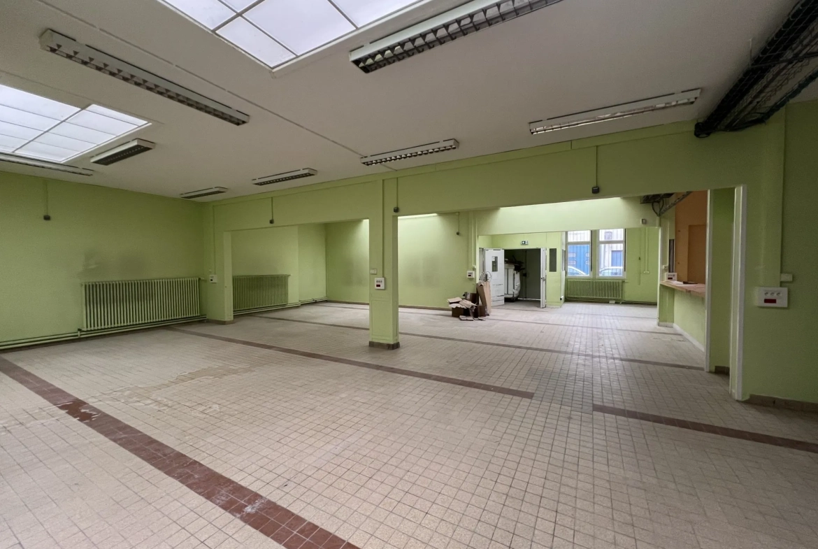 Local professionnel de 394 m² avec garages à Ligny-en-Barrois 