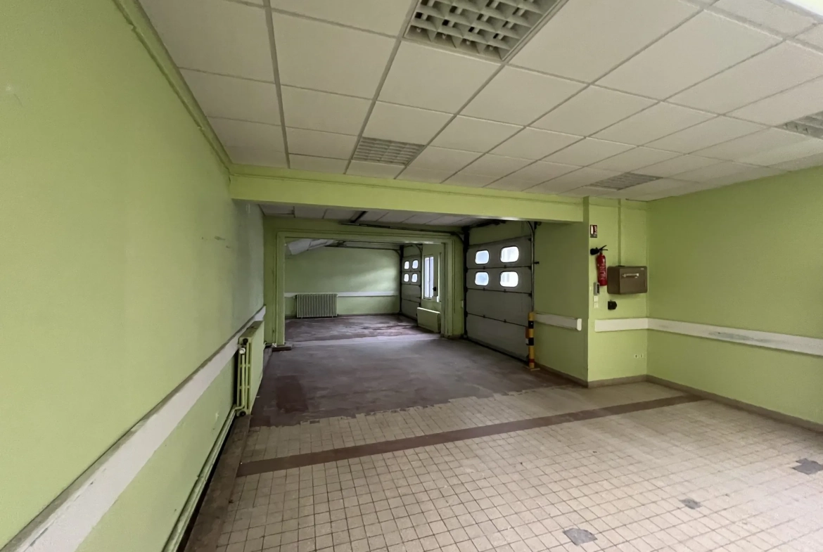Local professionnel de 394 m² avec garages à Ligny-en-Barrois 