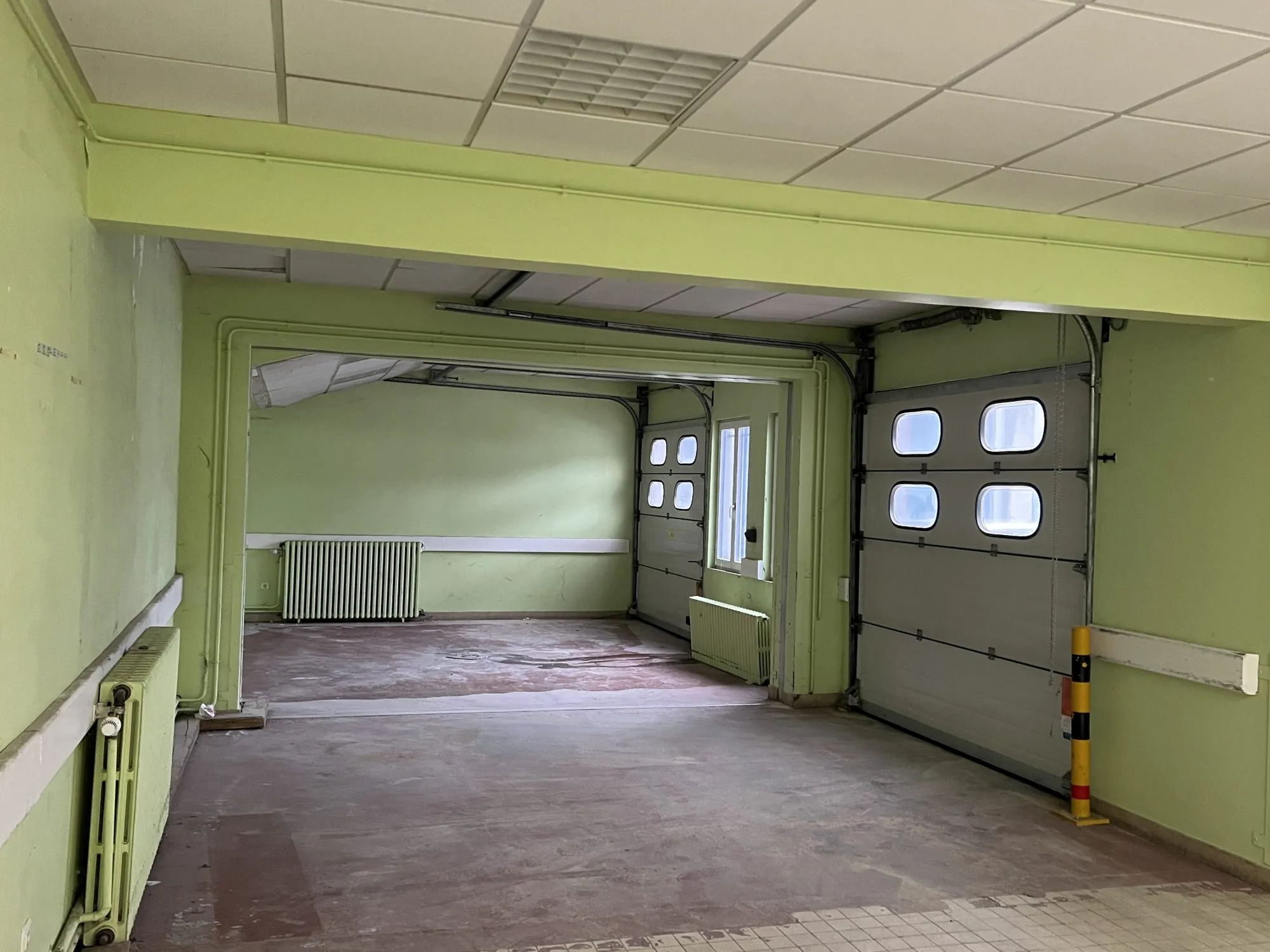 Local professionnel de 394 m² avec garages à Ligny-en-Barrois 