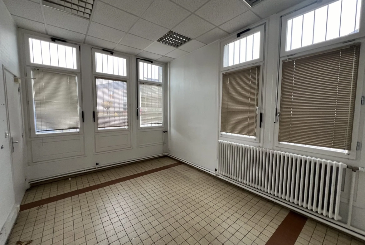 Local professionnel de 394 m² avec garages à Ligny-en-Barrois 