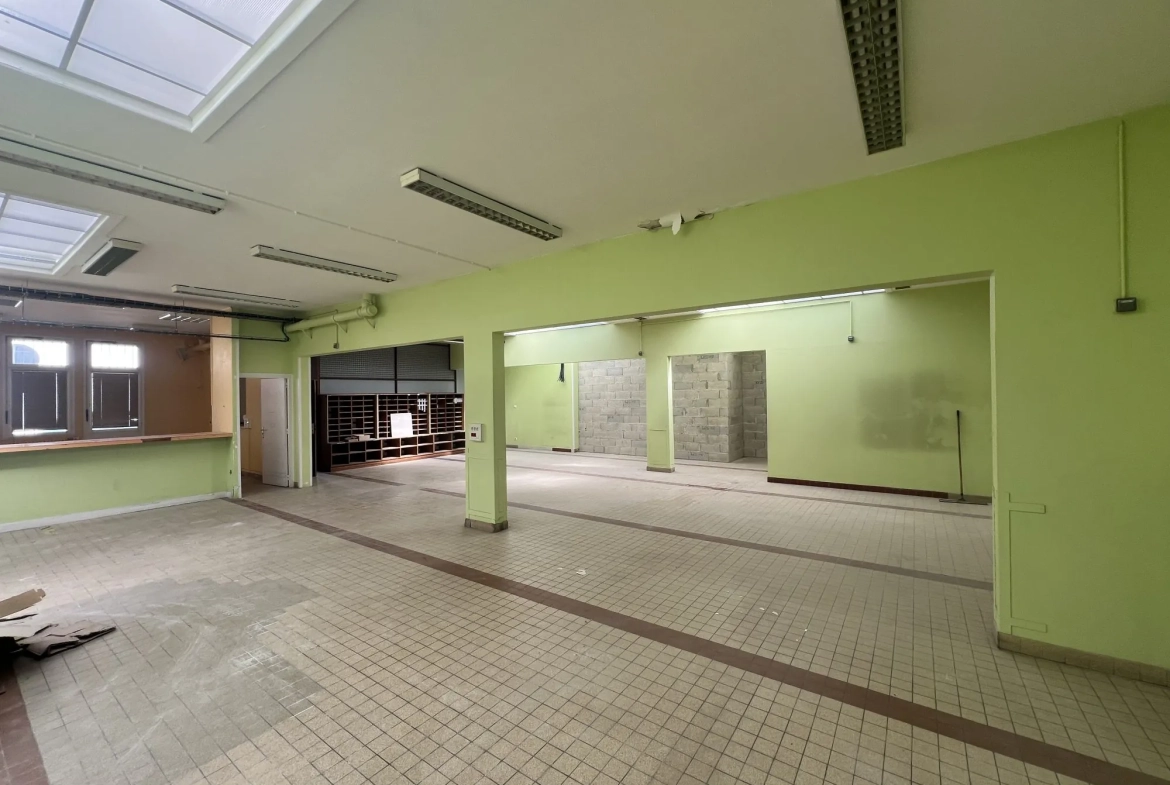 Local professionnel de 394 m² avec garages à Ligny-en-Barrois 