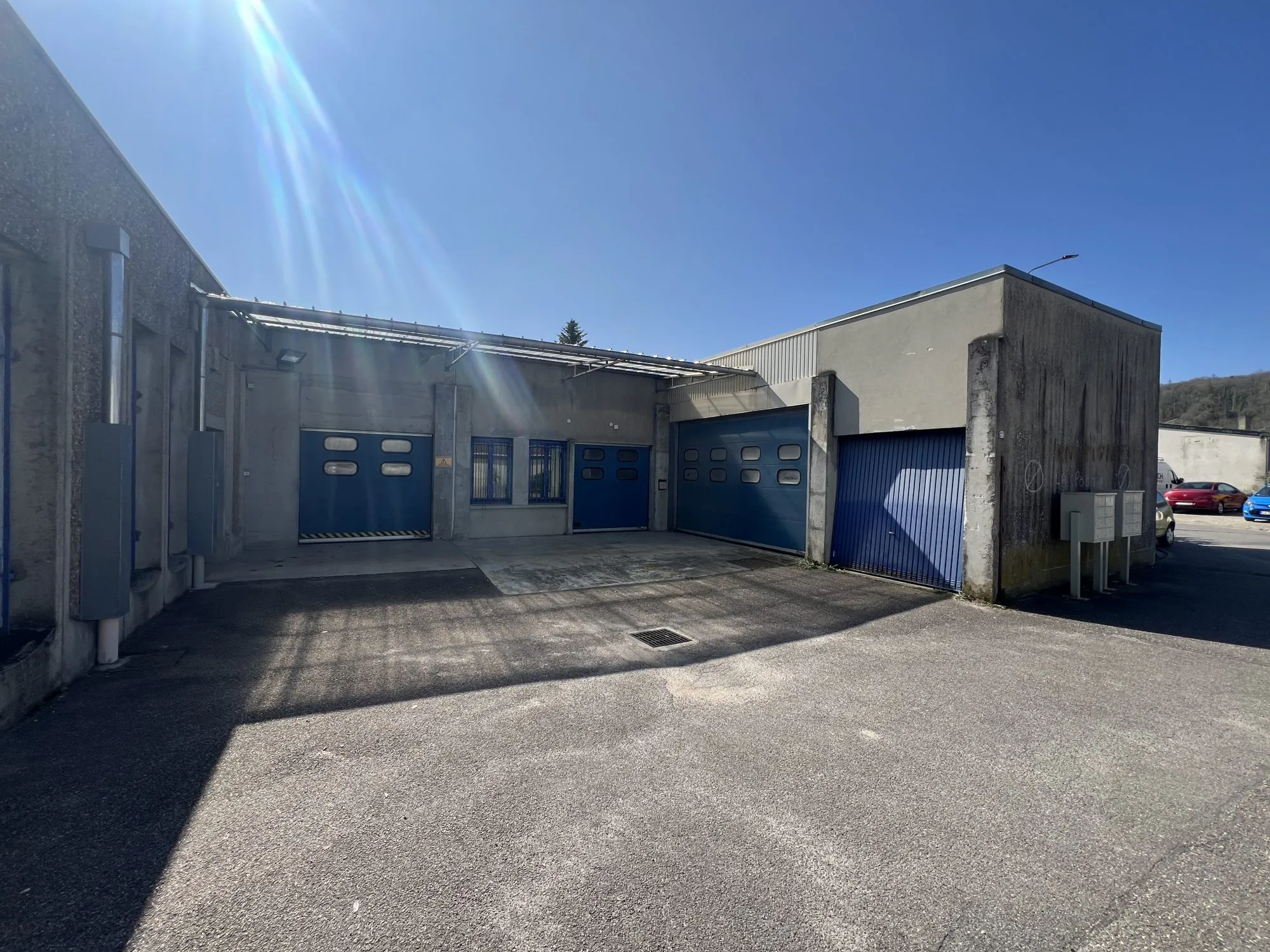 Local professionnel de 394 m² avec garages à Ligny-en-Barrois 