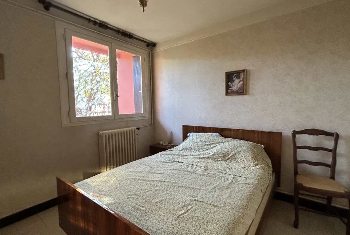 Maison 3 faces de 107 m² avec 3 chambres à Pollestres, quartier paisible 