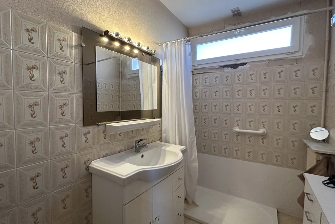 Maison 3 faces de 107 m² avec 3 chambres à Pollestres, quartier paisible 