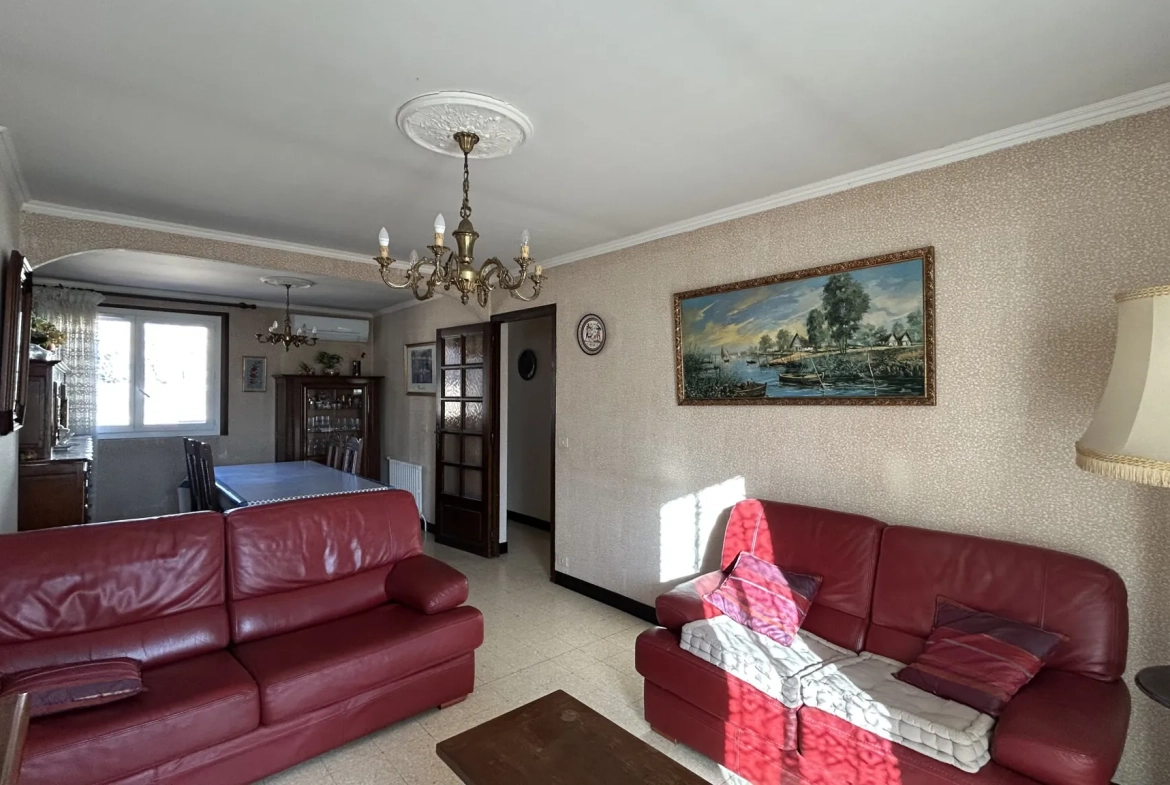 Maison 3 faces de 107 m² avec 3 chambres à Pollestres, quartier paisible 