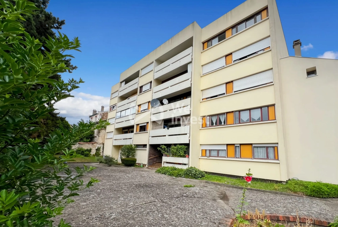 Appartement T2 à vendre à Argenteuil avec balcon, parking et cave 