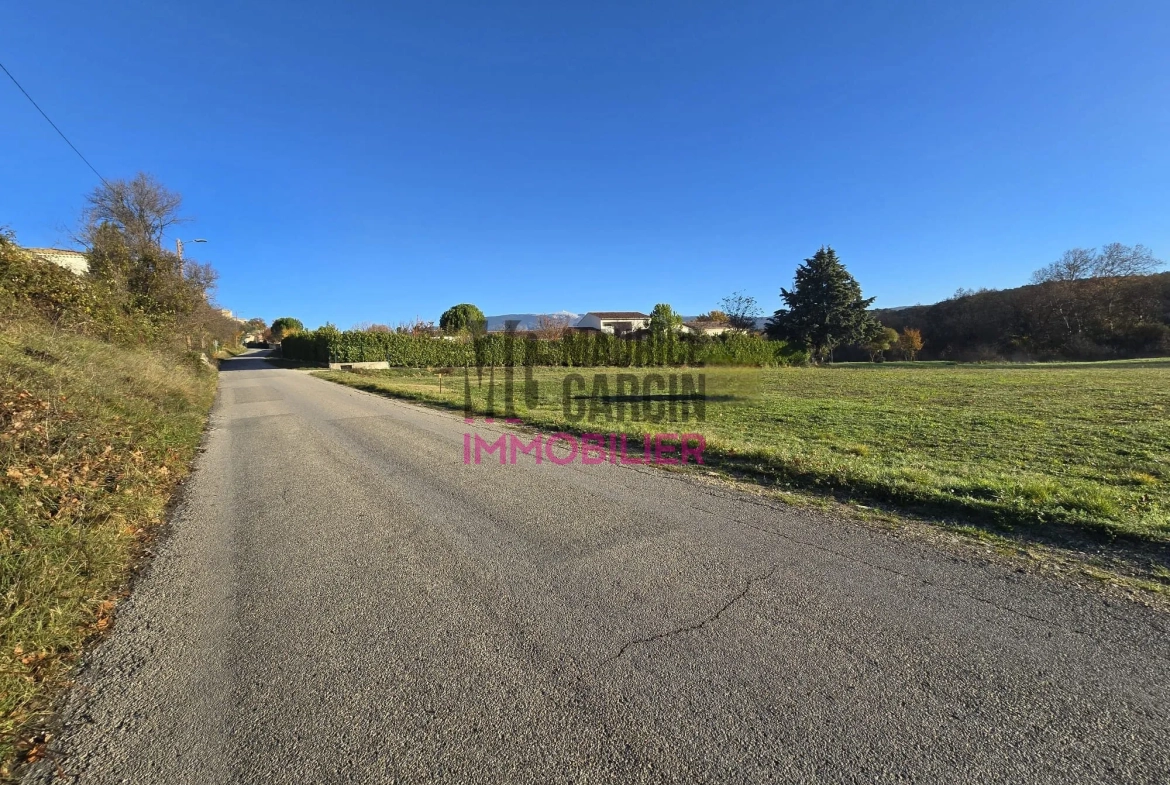 Terrain constructible à vendre à Mormoiron – Vue sur le Mont Ventoux 