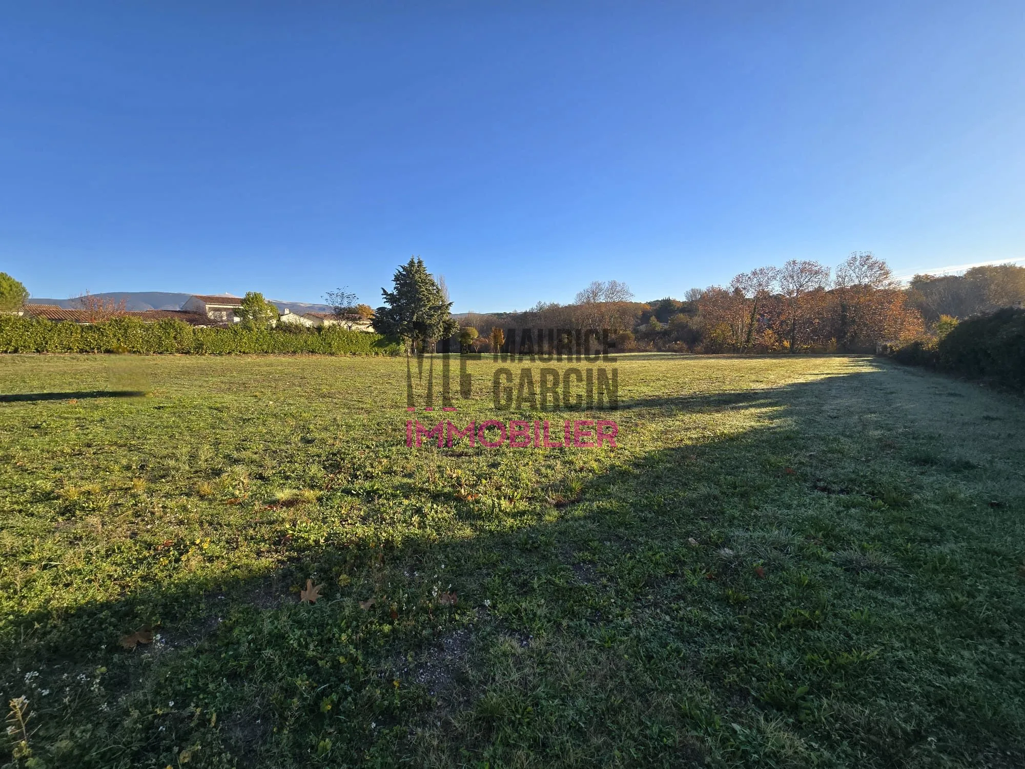 Terrain constructible à vendre à Mormoiron – Vue sur le Mont Ventoux 