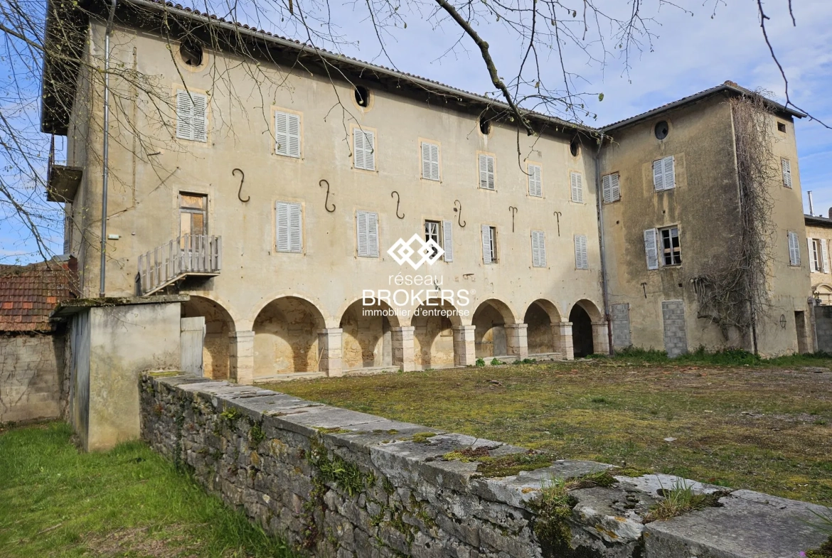 Bâtiments historiques à vendre à Saint-Amour - Ancien monastère du XVIIIe siècle 