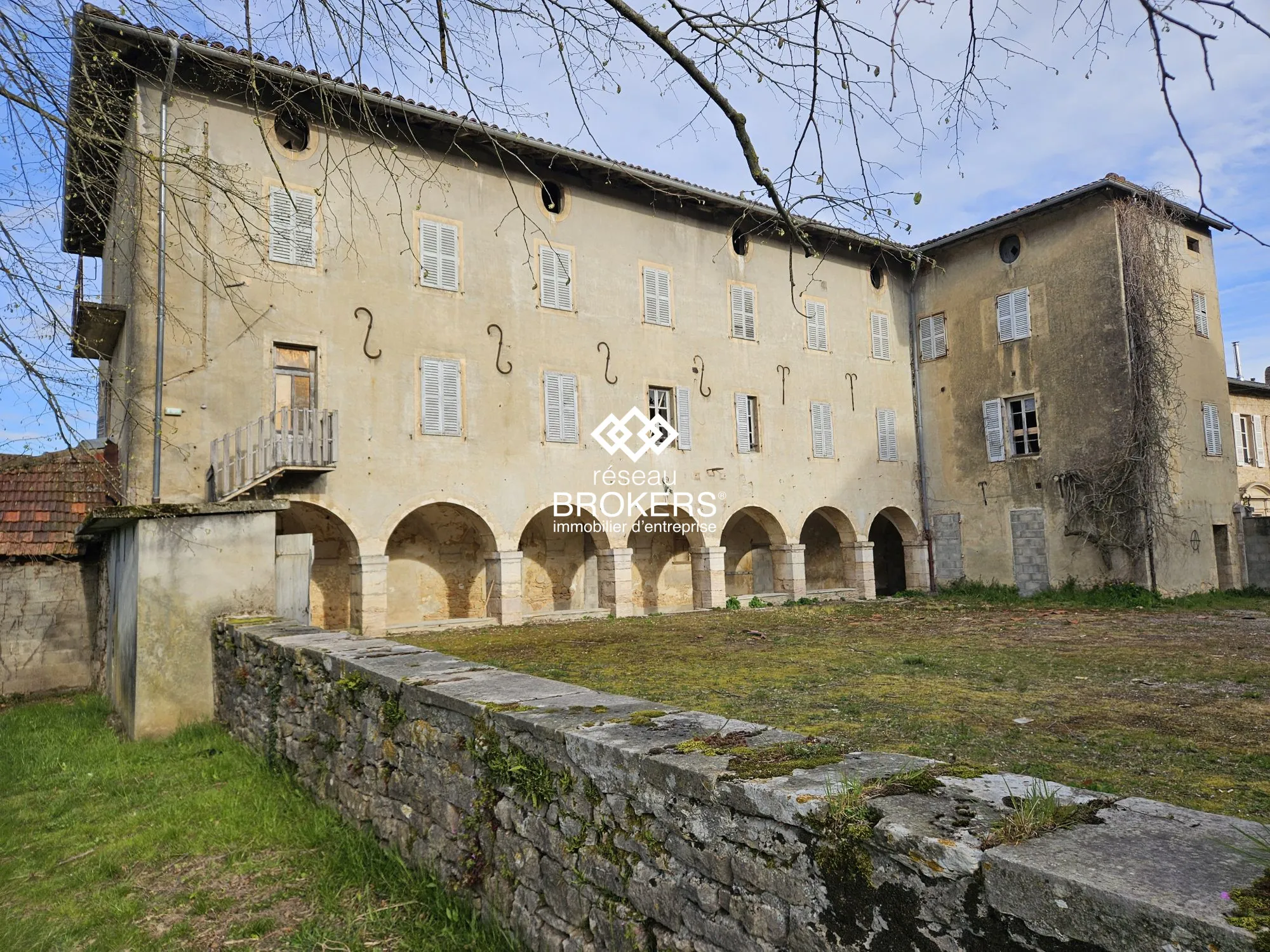 Bâtiments historiques à vendre à Saint-Amour - Ancien monastère du XVIIIe siècle 