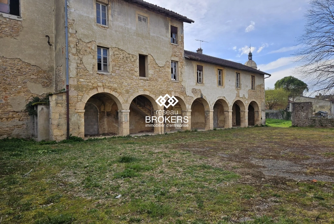 Bâtiments historiques à vendre à Saint-Amour - Ancien monastère du XVIIIe siècle 