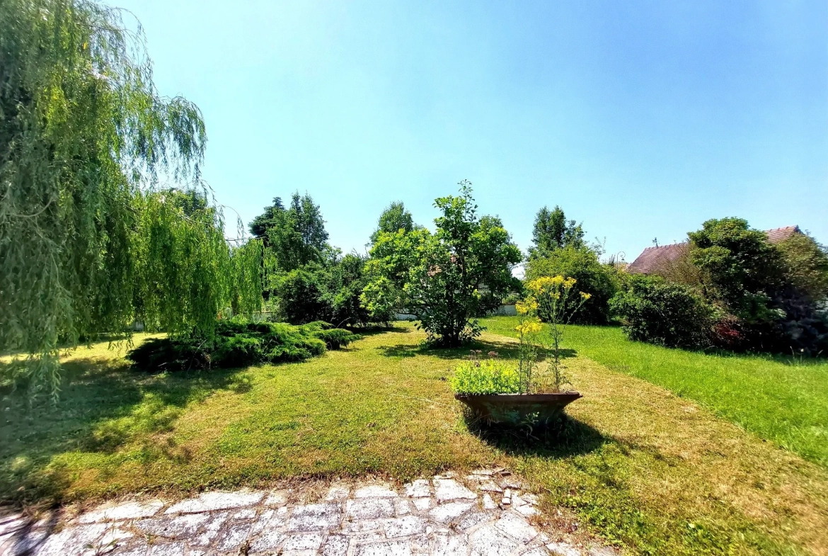 Maison à vendre avec terrain dans un écrin de verdure à Vironvay 
