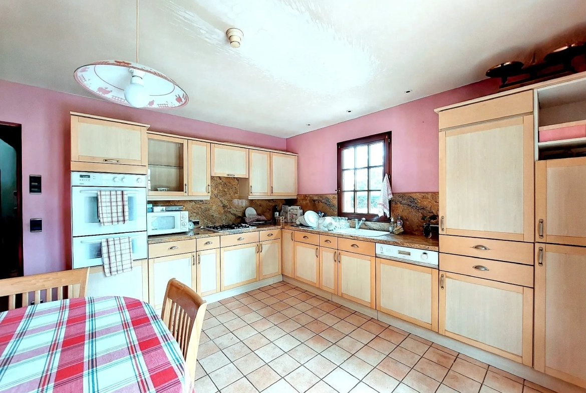 Maison à vendre avec terrain dans un écrin de verdure à Vironvay 