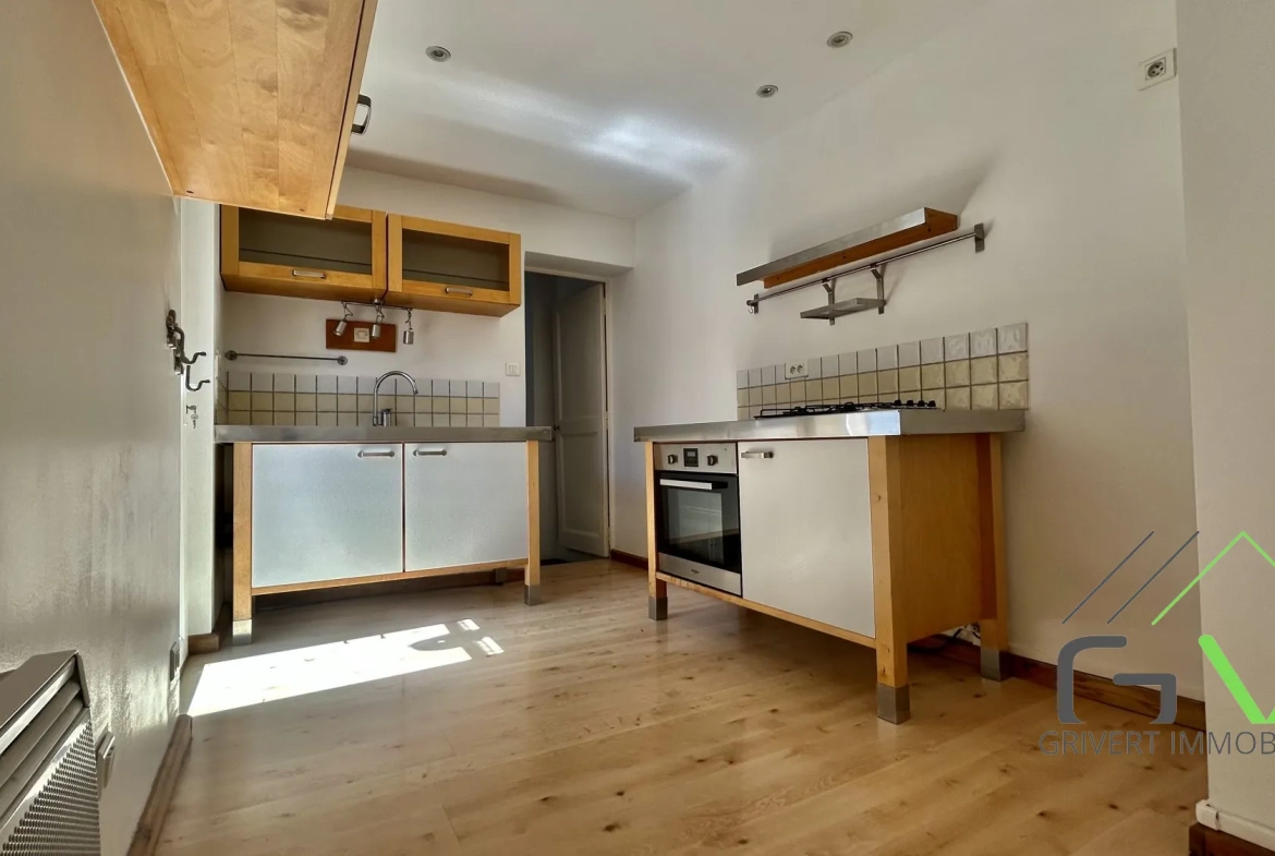 Appartement T3 de 62 m² à Nîmes avec terrasse, cave et balcon – Quartier recherché 