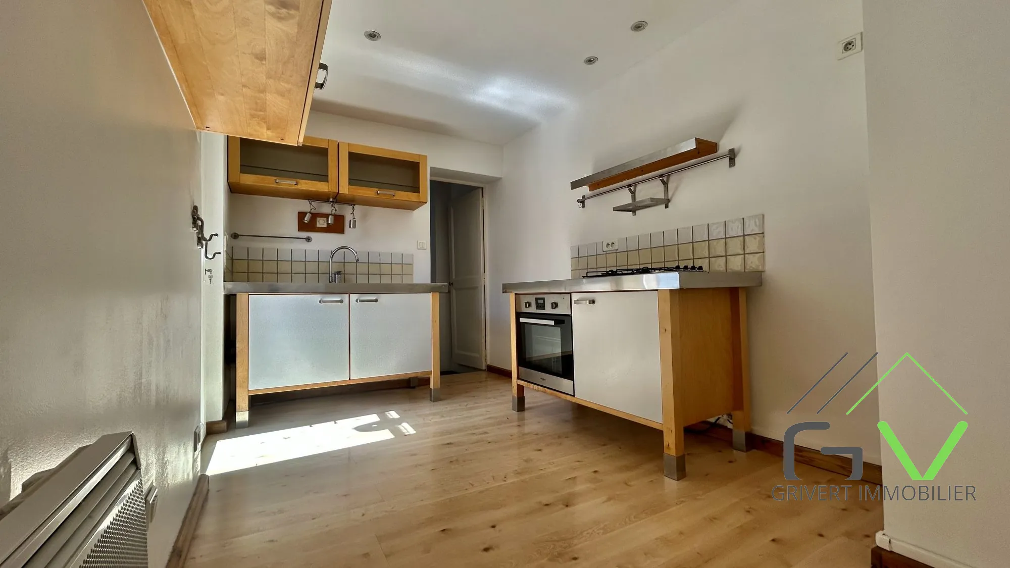 Appartement T3 de 62 m² à Nîmes avec terrasse, cave et balcon – Quartier recherché 