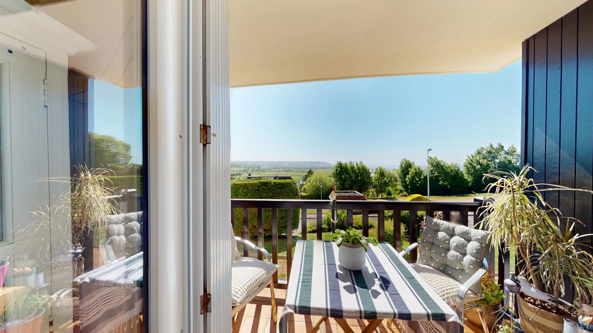 Maison à Moissat avec 4 chambres, grande parcelle et dépendances - Opportunité à saisir 