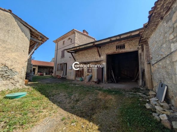 Maison à Moissat avec 4 chambres, grande parcelle et dépendances - Opportunité à saisir