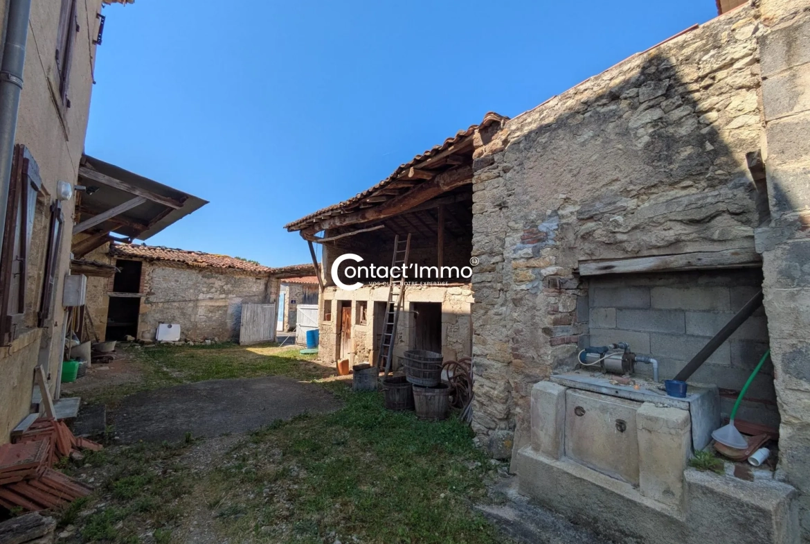 Maison à Moissat avec 4 chambres, grande parcelle et dépendances - Opportunité à saisir 