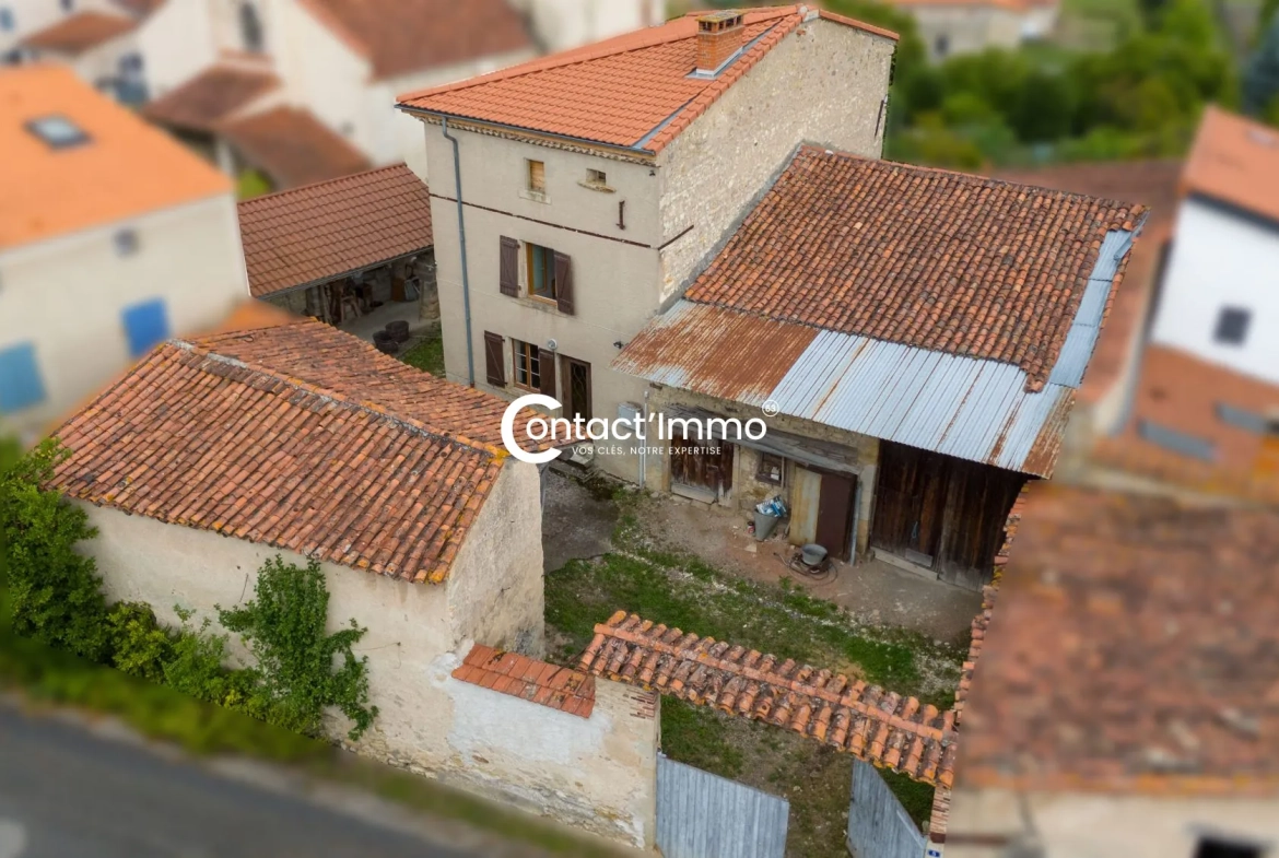 Maison à Moissat avec 4 chambres, grande parcelle et dépendances - Opportunité à saisir 