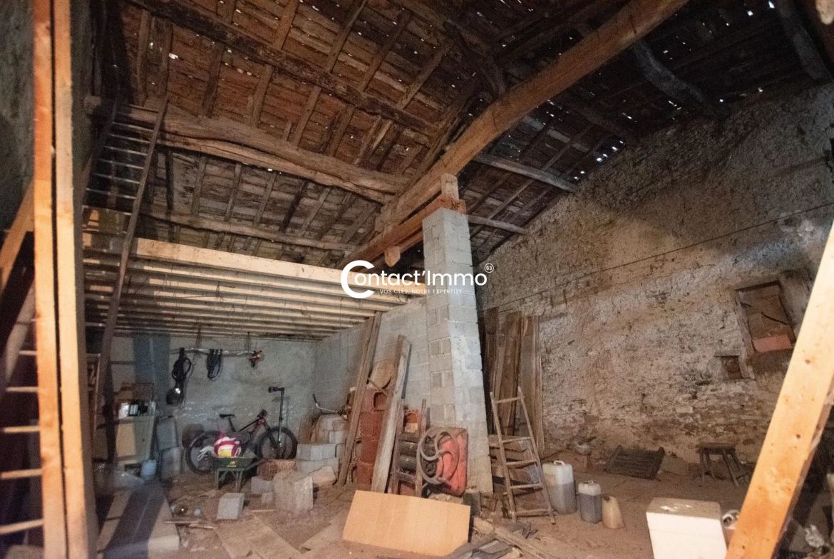 Maison à Moissat avec 4 chambres, grande parcelle et dépendances - Opportunité à saisir 