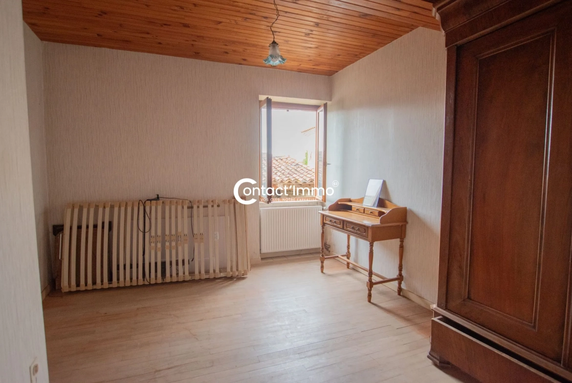 Maison à Moissat avec 4 chambres, grande parcelle et dépendances - Opportunité à saisir 