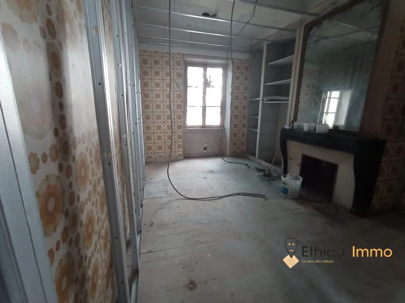 Immeuble à rénover de 180m² pour investisseur à Bar-sur-Aube 
