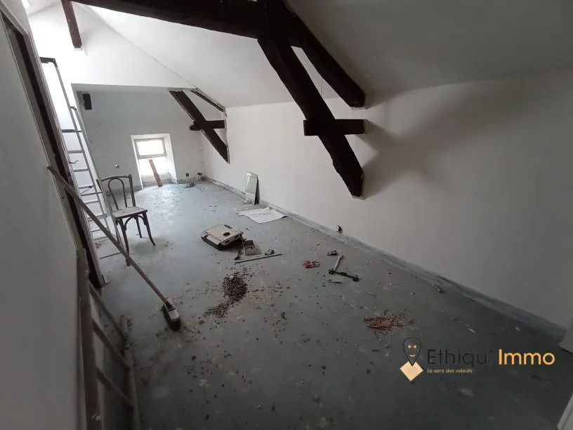 Immeuble à rénover de 180m² pour investisseur à Bar-sur-Aube 