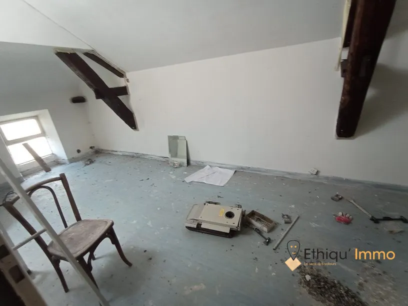 Immeuble à rénover de 180m² pour investisseur à Bar-sur-Aube 