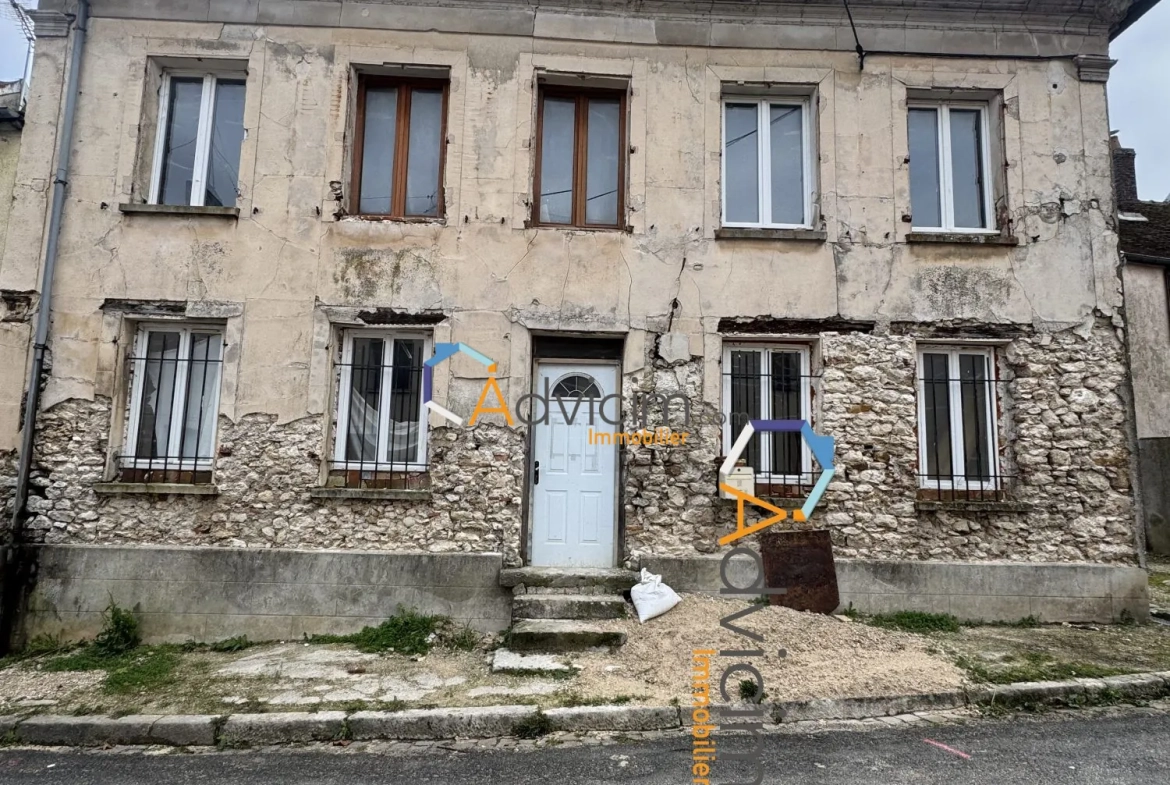 Maison à rénover de 180 m² à Courgivaux avec fort potentiel 