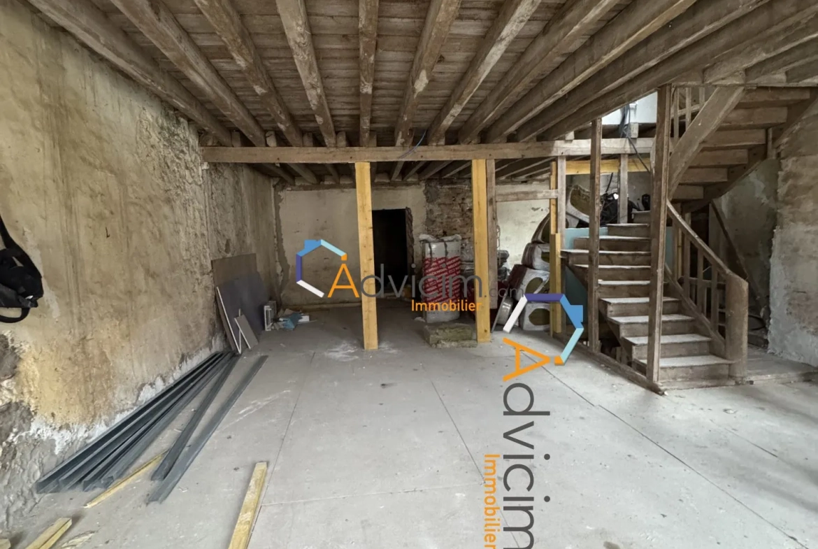 Maison à rénover de 180 m² à Courgivaux avec fort potentiel 