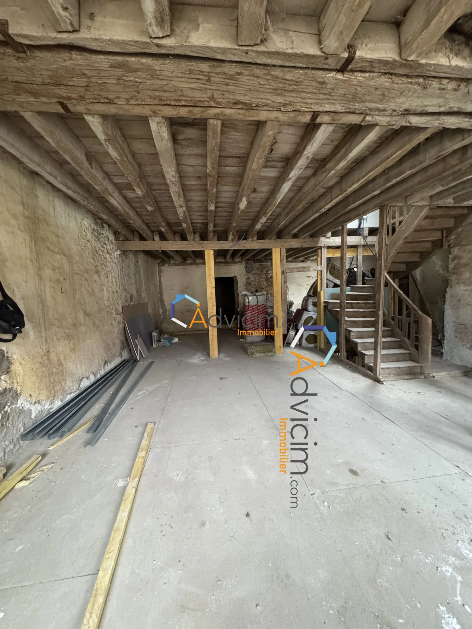 Maison à rénover de 180 m² à Courgivaux avec fort potentiel 