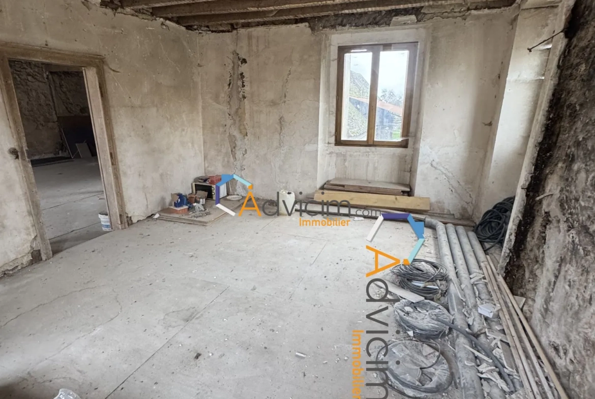 Maison à rénover de 180 m² à Courgivaux avec fort potentiel 