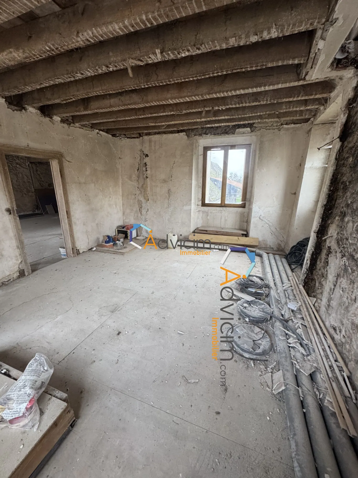 Maison à rénover de 180 m² à Courgivaux avec fort potentiel 