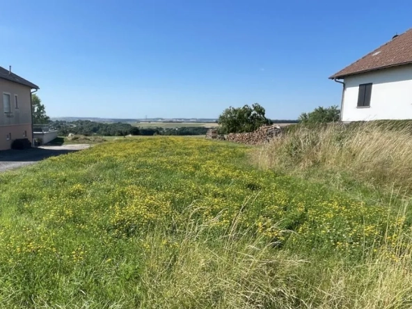 Terrain constructible à Saint-Louis de 27 ares avec vue imprenable