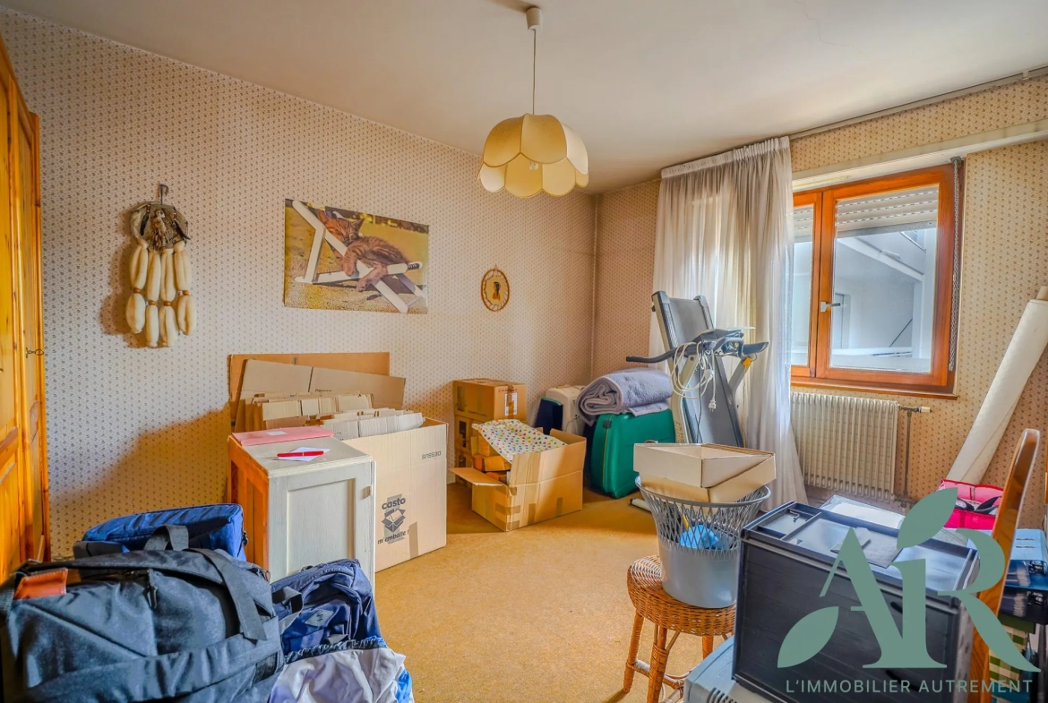 Appartement T3 à rénover à Strasbourg avec parking, cave et garage 