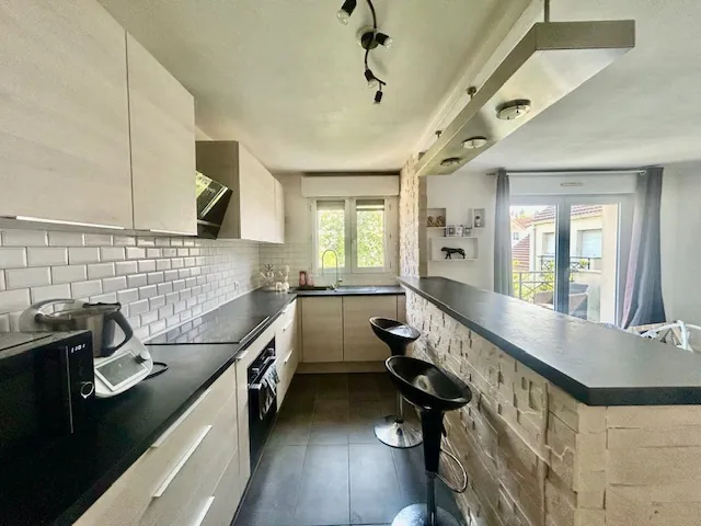 Appartement F3 de 55m² à Chilly Mazarin avec Balcon et Ascenseur 