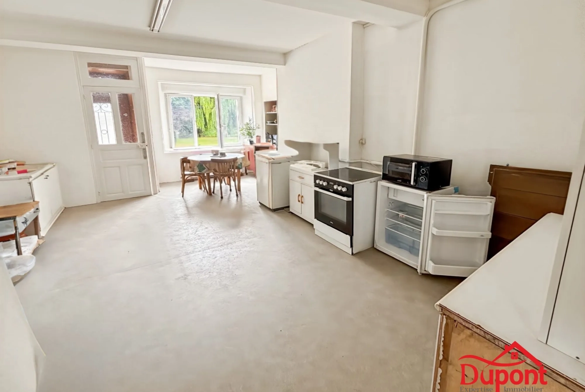 Maison à Rumigny avec dépendances et vue imprenable - Opportunité rare 