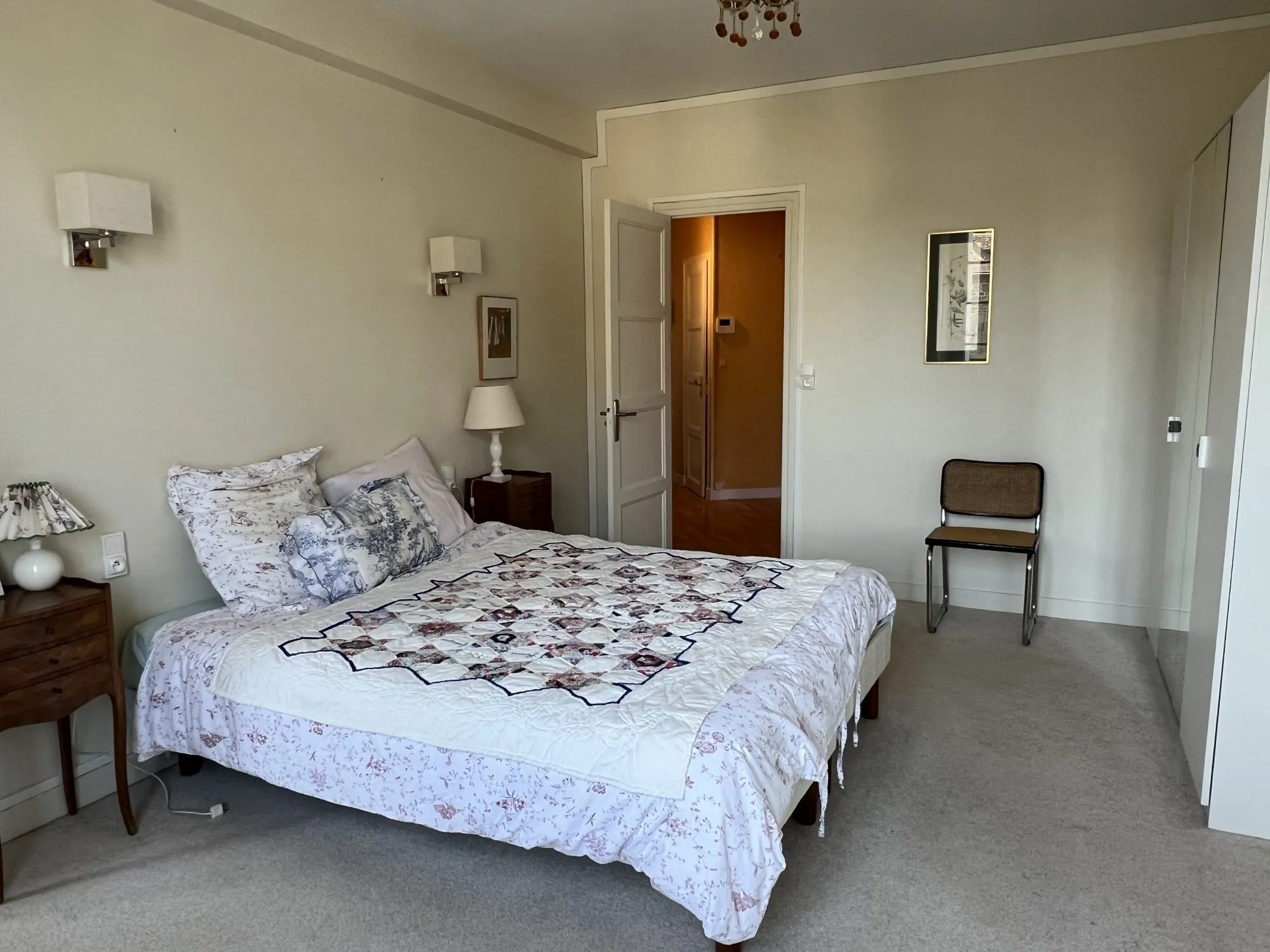 chambre 1  Grand Duplex à Putanges-le-Lac avec Jardin, Rivière et Garage de 142 m² 