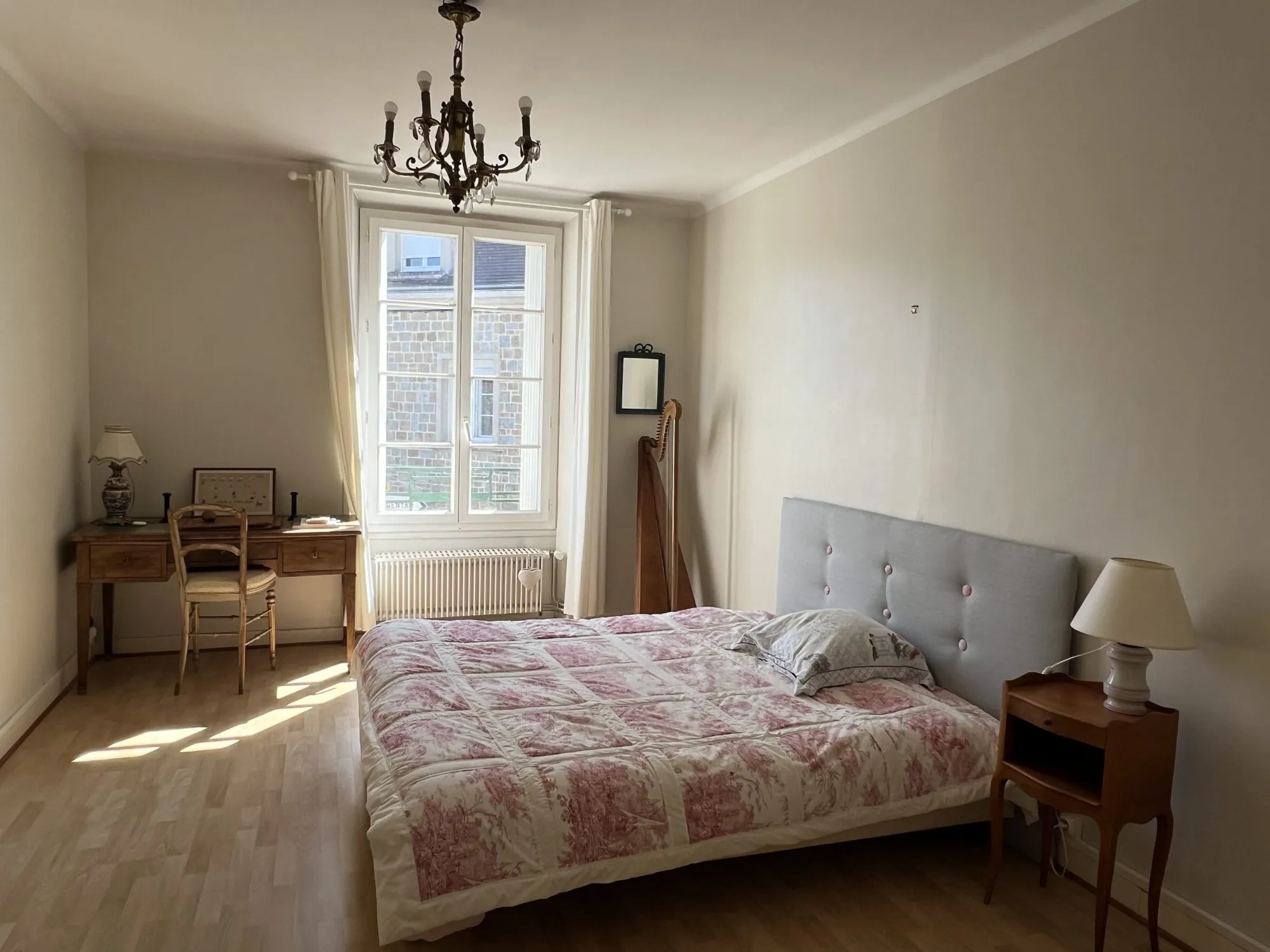 chambre 2 Grand Duplex à Putanges-le-Lac avec Jardin, Rivière et Garage de 142 m² 