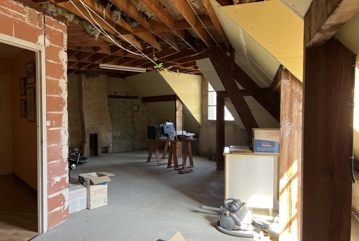 grenier Grand Duplex à Putanges-le-Lac avec Jardin, Rivière et Garage de 142 m² 
