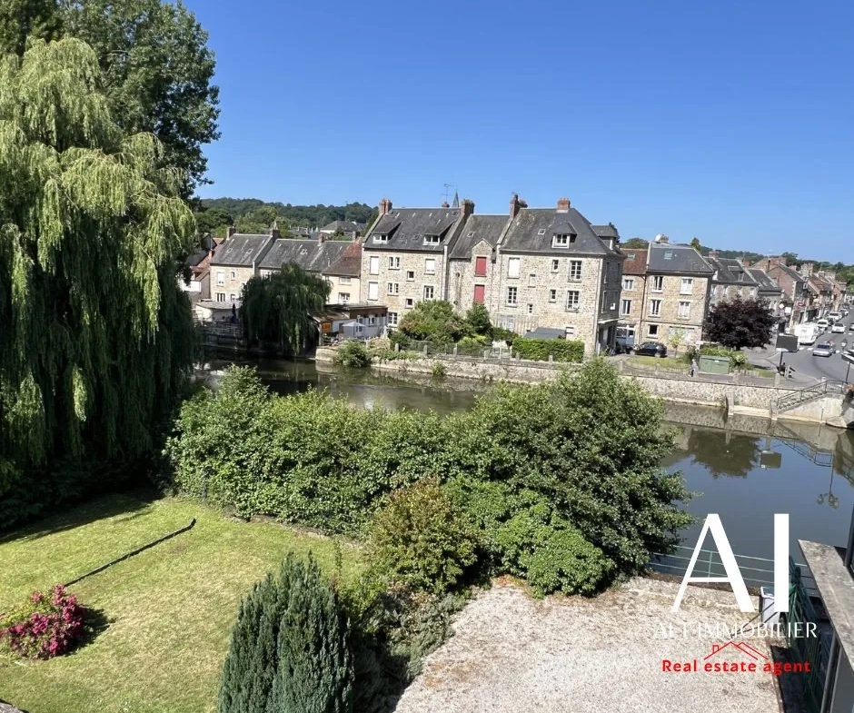 Grand Duplex à Putanges-le-Lac avec Jardin, Rivière et Garage de 142 m² 