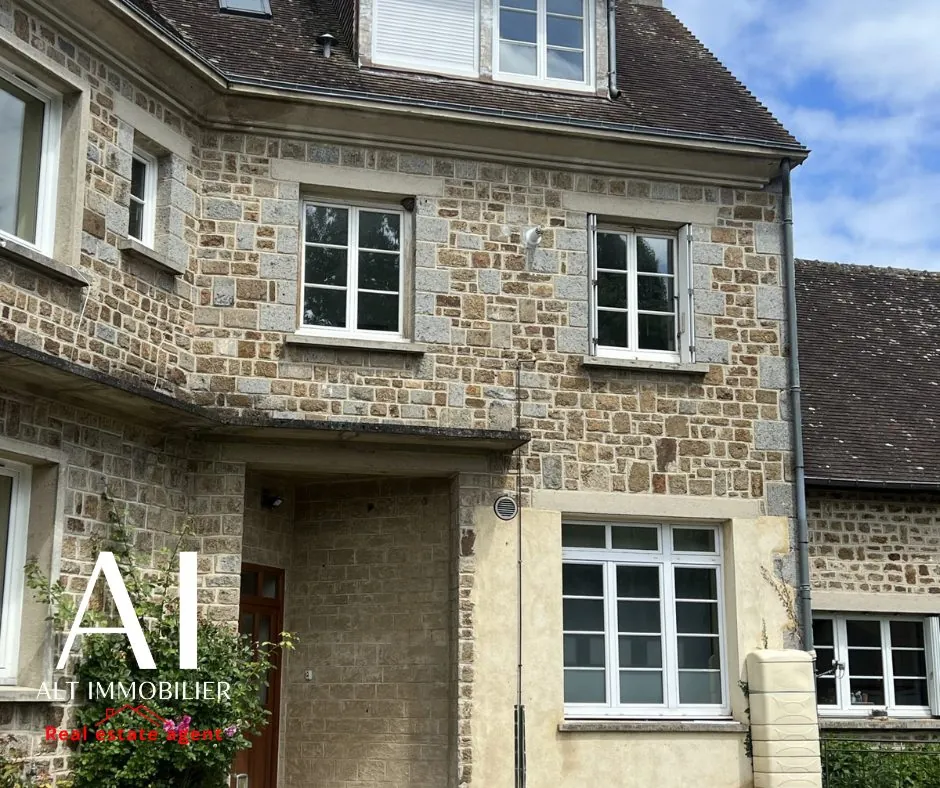 Grand Duplex à Putanges-le-Lac avec Jardin, Rivière et Garage de 142 m² 