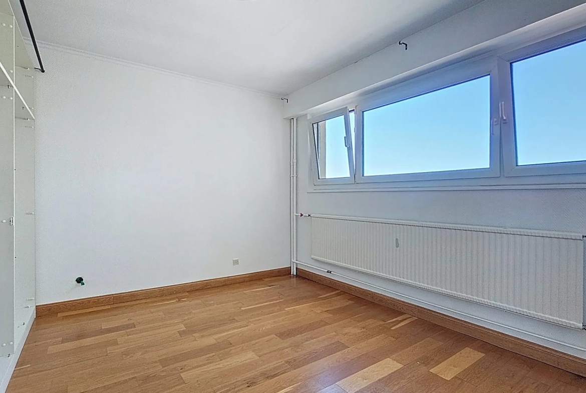 Appartement 4 pièces avec stationnements et balcons à Metz-Nord 