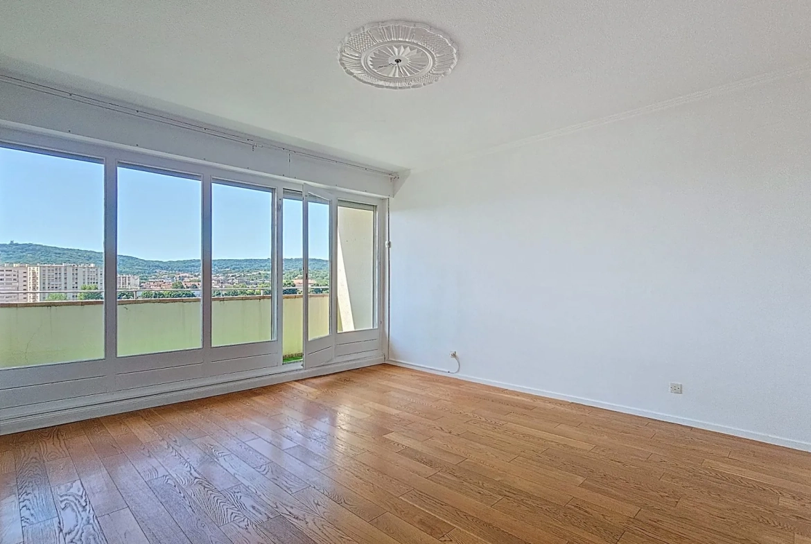 Appartement 4 pièces avec stationnements et balcons à Metz-Nord 