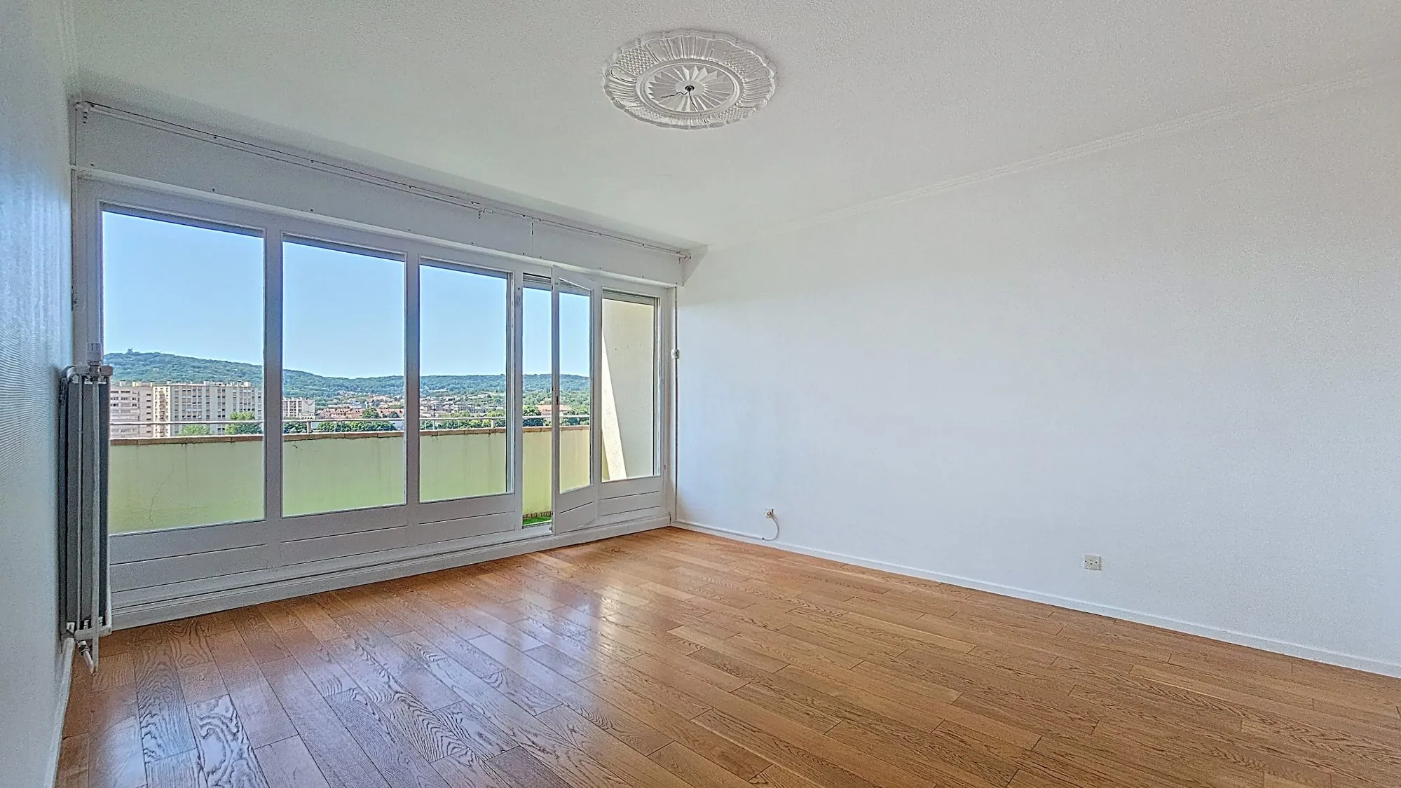 Appartement 4 pièces avec stationnements et balcons à Metz-Nord 